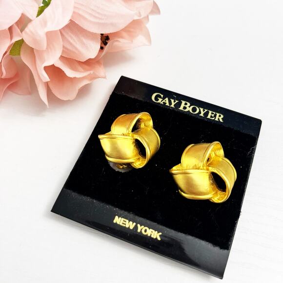 Gay Boyer Vintage Brushed Gold Ribbon Knot Clip Earrings - Picture 1 of 4